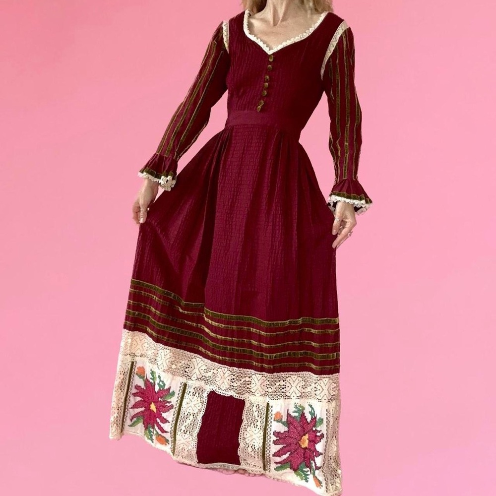 Beautiful Vintage Dress